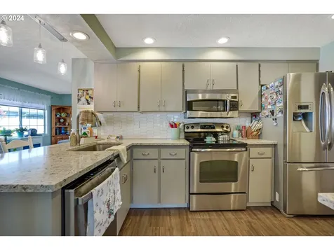 2133 Heather Way Woodburn OR 97071
