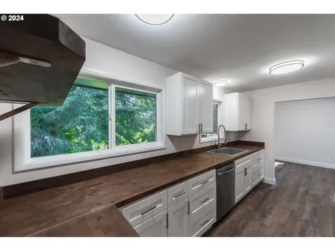1685 Woodland Drive Coos Bay OR 97420