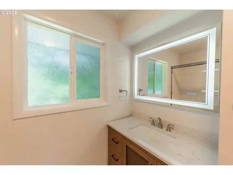 1685 Woodland Drive Coos Bay OR 97420