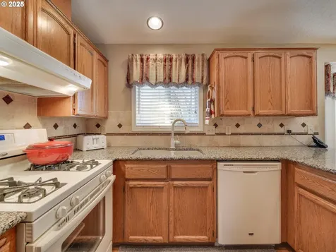 2725 SW Hope Circle Troutdale OR 97060