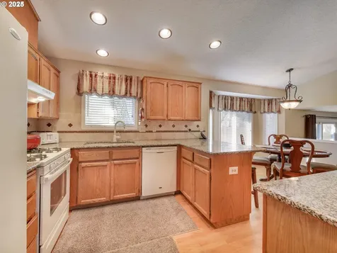 2725 SW Hope Circle Troutdale OR 97060