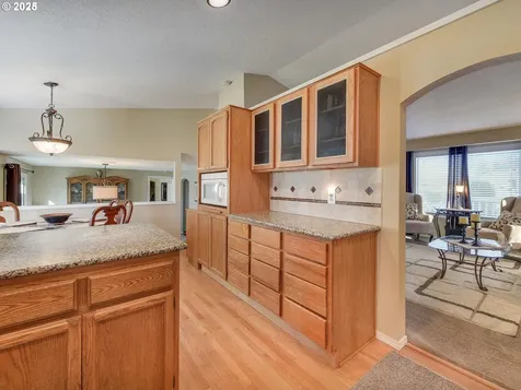 2725 SW Hope Circle Troutdale OR 97060