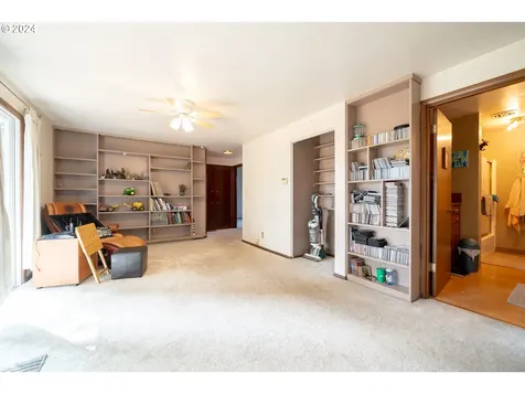 428 E Regis Street Stayton OR 97383