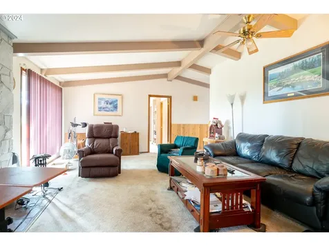 428 E Regis Street Stayton OR 97383