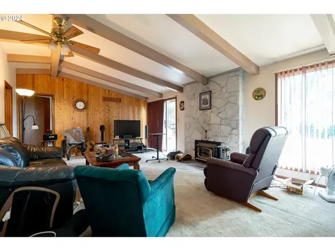 428 E Regis Street Stayton OR 97383