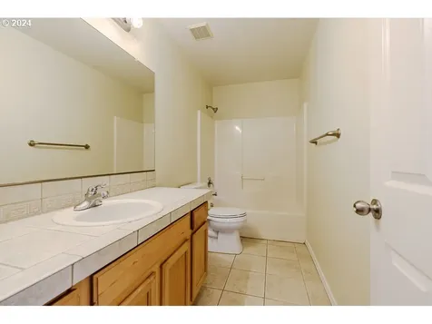 5649 SE Chase Loop Gresham OR 97080