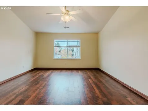 5649 SE Chase Loop Gresham OR 97080