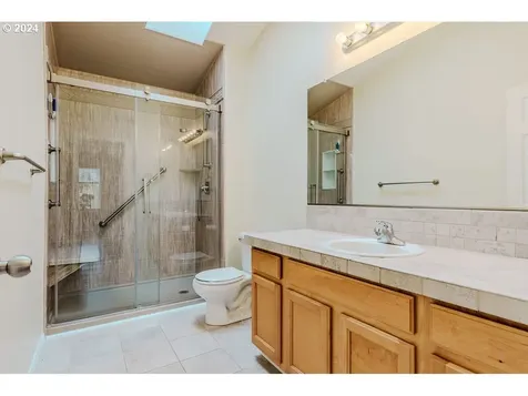 5649 SE Chase Loop Gresham OR 97080