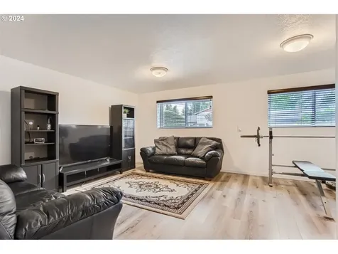 1006 Ne 173rd Avenue Portland OR 97230