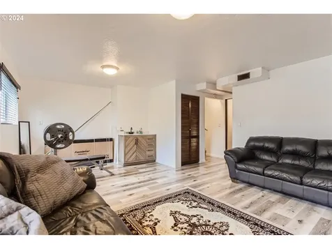 1006 Ne 173rd Avenue Portland OR 97230