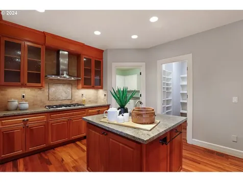 3485 Upper Drive Lake Oswego OR 97035