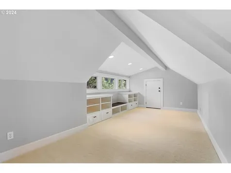 3485 Upper Drive Lake Oswego OR 97035