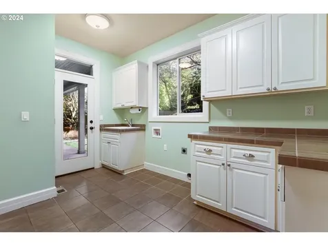 3485 Upper Drive Lake Oswego OR 97035