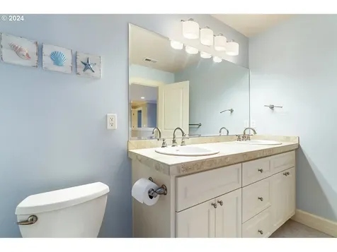 3485 Upper Drive Lake Oswego OR 97035