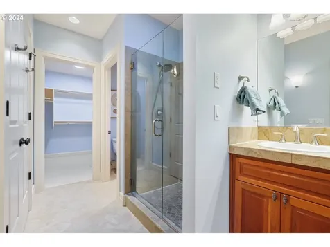 3485 Upper Drive Lake Oswego OR 97035