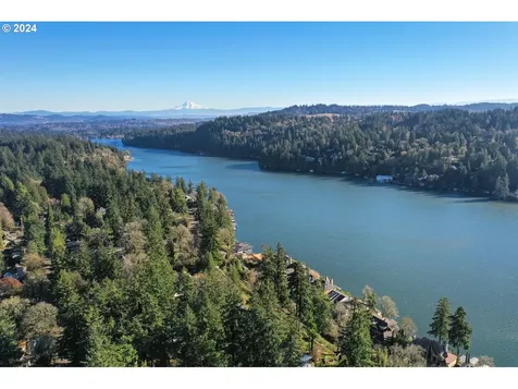 3485 Upper Drive Lake Oswego OR 97035
