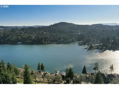 3485 Upper Drive Lake Oswego OR 97035