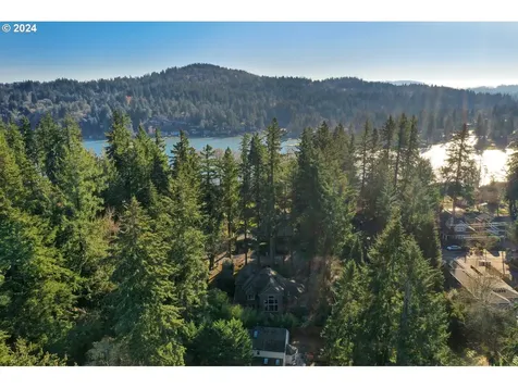 3485 Upper Drive Lake Oswego OR 97035