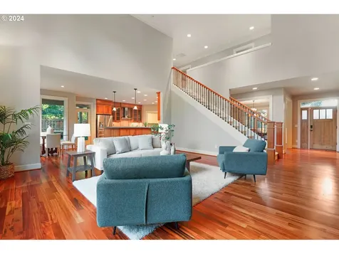 3485 Upper Drive Lake Oswego OR 97035
