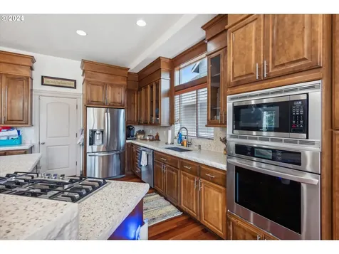 15262 SE Mia Court Clackamas OR 97015