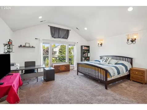 15262 SE Mia Court Clackamas OR 97015