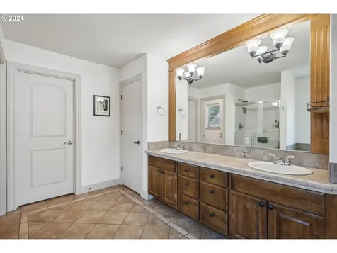 15262 SE Mia Court Clackamas OR 97015