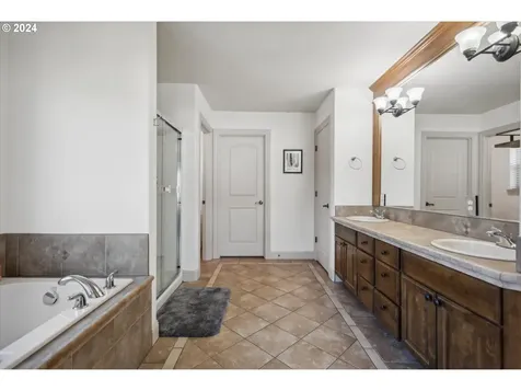 15262 SE Mia Court Clackamas OR 97015
