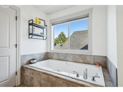 15262 SE Mia Court Clackamas OR 97015