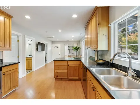 1848 Se 6th Avenue Camas WA 98607
