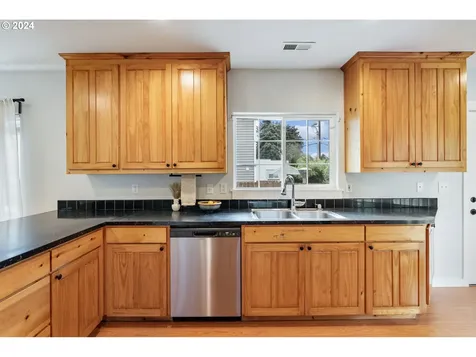 1848 Se 6th Avenue Camas WA 98607