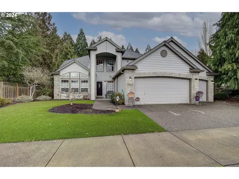 2017 Ne Edgewater Drive Portland OR 97211