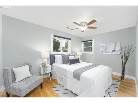 5235 Se Henderson Street Portland OR 97206