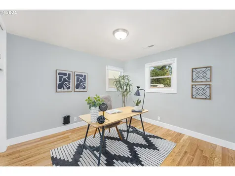 5235 Se Henderson Street Portland OR 97206