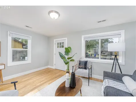 5235 Se Henderson Street Portland OR 97206