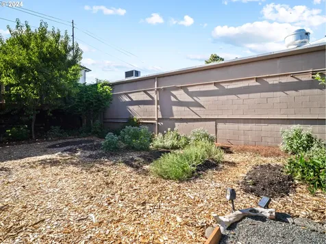 3025 SE 8th Avenue Portland OR 97202