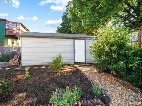 3025 SE 8th Avenue Portland OR 97202