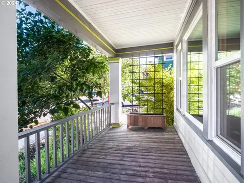 3025 SE 8th Avenue Portland OR 97202
