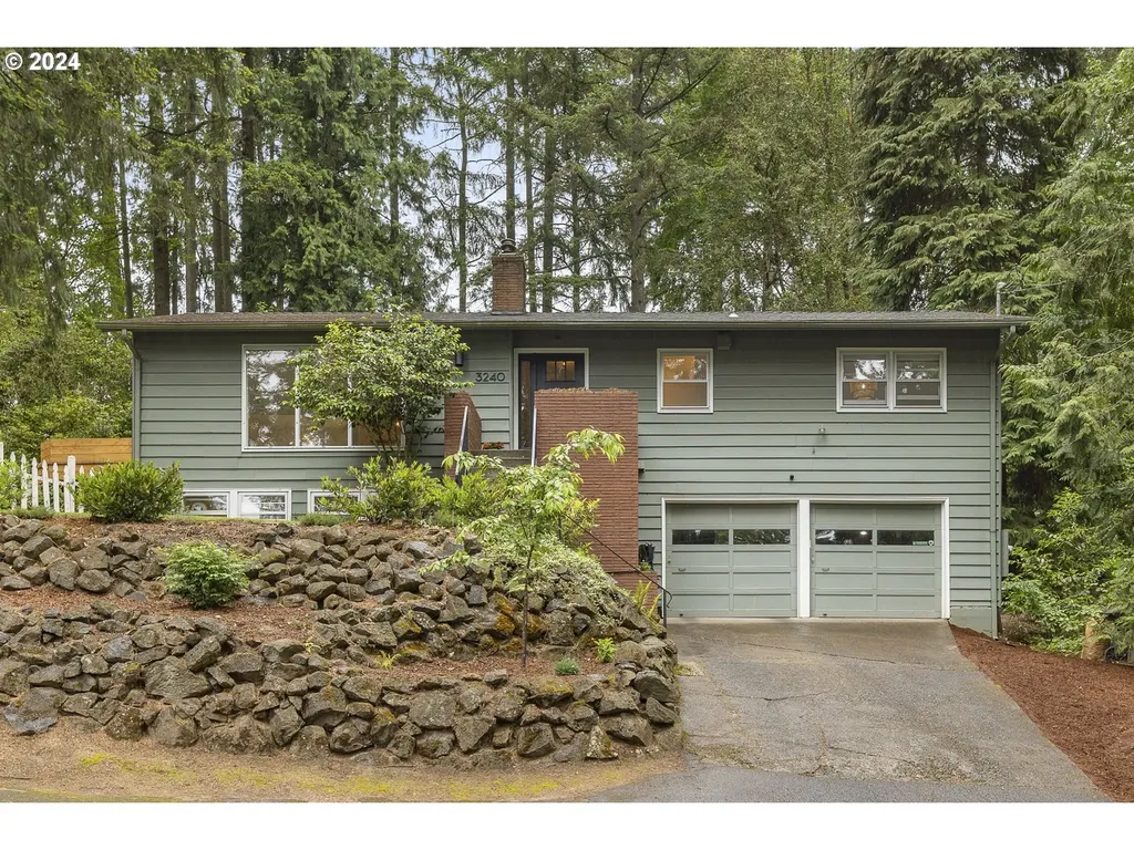 3240 SW Underwood Drive Portland OR 97225