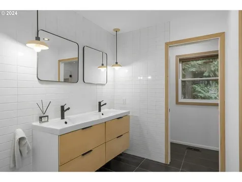 3240 SW Underwood Drive Portland OR 97225