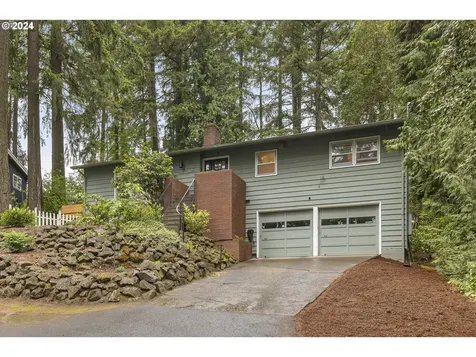 3240 SW Underwood Drive Portland OR 97225