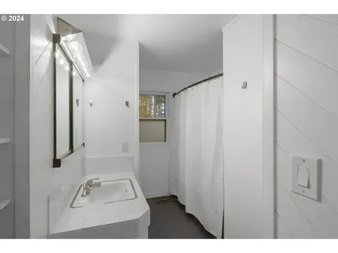 3240 SW Underwood Drive Portland OR 97225