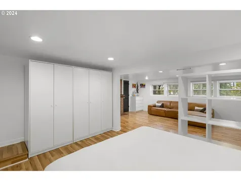 3240 SW Underwood Drive Portland OR 97225