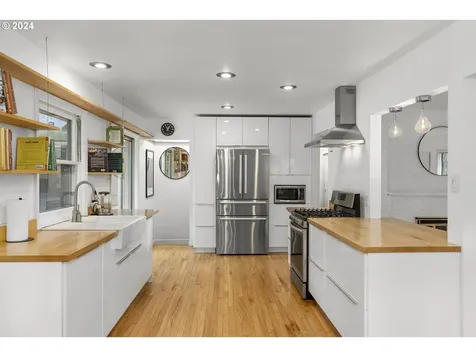 3240 SW Underwood Drive Portland OR 97225