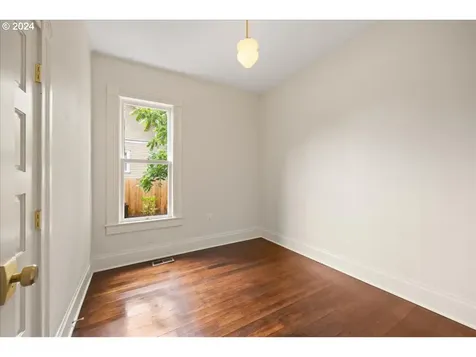 8915 N Portsmouth Avenue Portland OR 97203