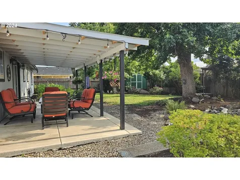 2168 15th Street Springfield OR 97477