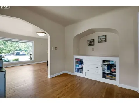 725 Portland Avenue Gladstone OR 97027