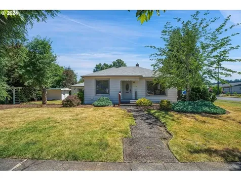725 Portland Avenue Gladstone OR 97027