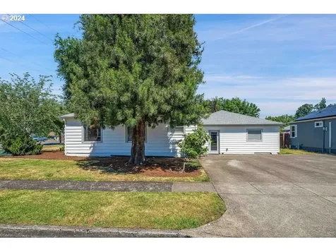 725 Portland Avenue Gladstone OR 97027