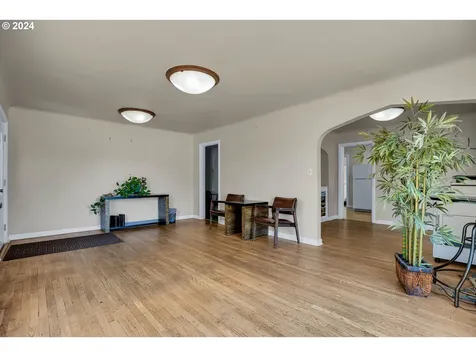 725 Portland Avenue Gladstone OR 97027