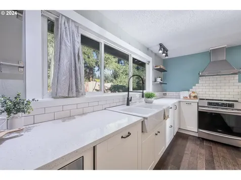 15951 S Brook Court Oregon City OR 97045